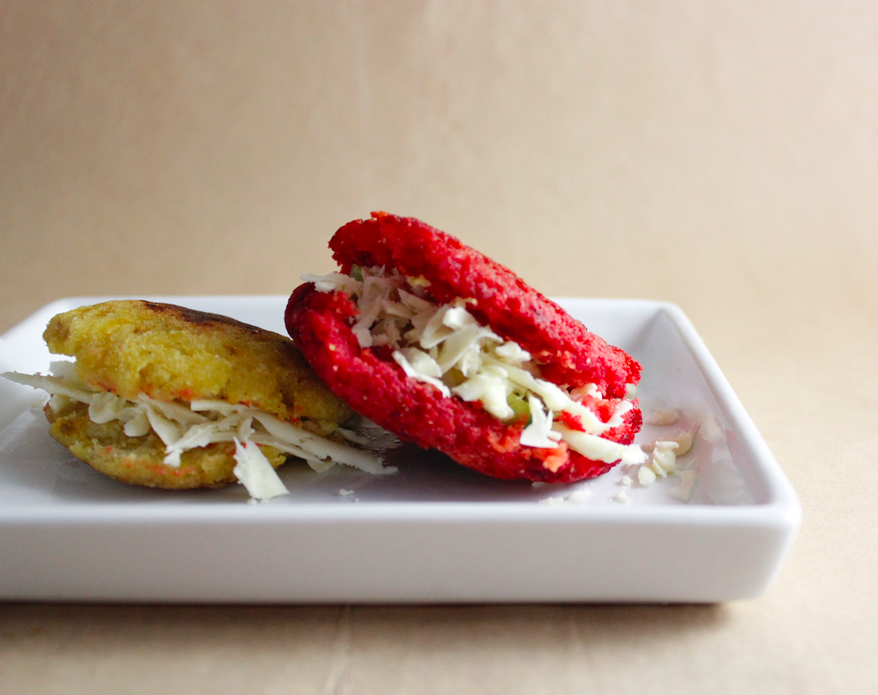 Arepas de Plátano, receta saludable de Makeitgrain por Andrea Sambrano