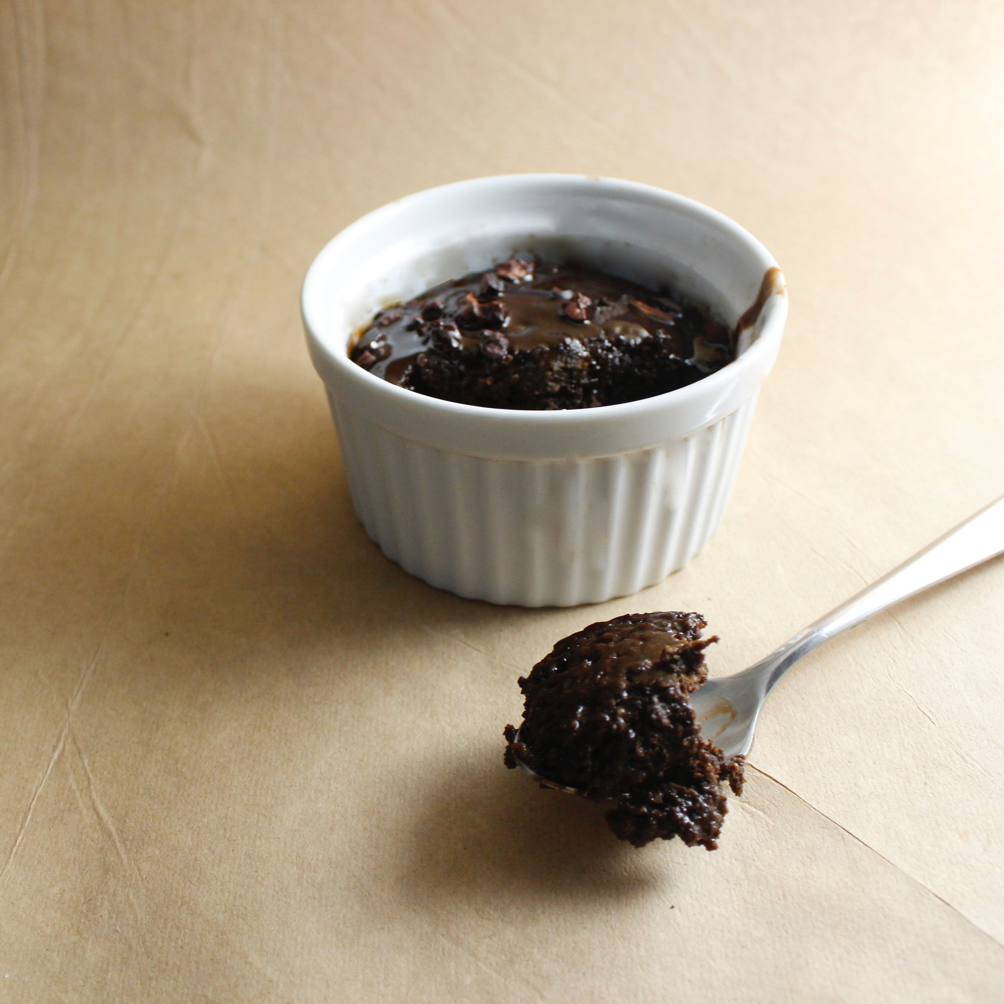 Mugcake Doble Chocolate, receta saludable de Makeitgrain por Andrea Sambrano