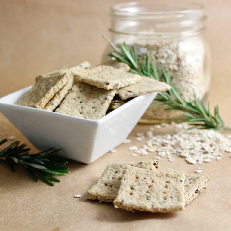 Crackers Saladas, receta saludable de Makeitgrain por Andrea Sambrano