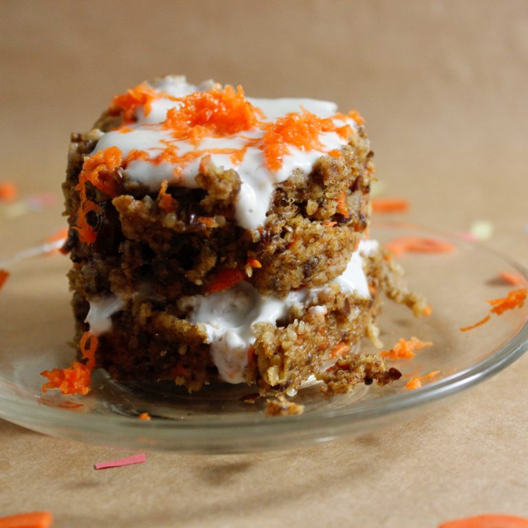 Carrot Cake Mugcake, receta saludable de Makeitgrain por Andrea Sambrano