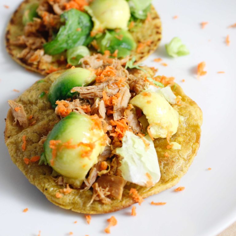 Tortillas de Plátano Verde, receta saludable de Makeitgrain por Andrea Sambrano