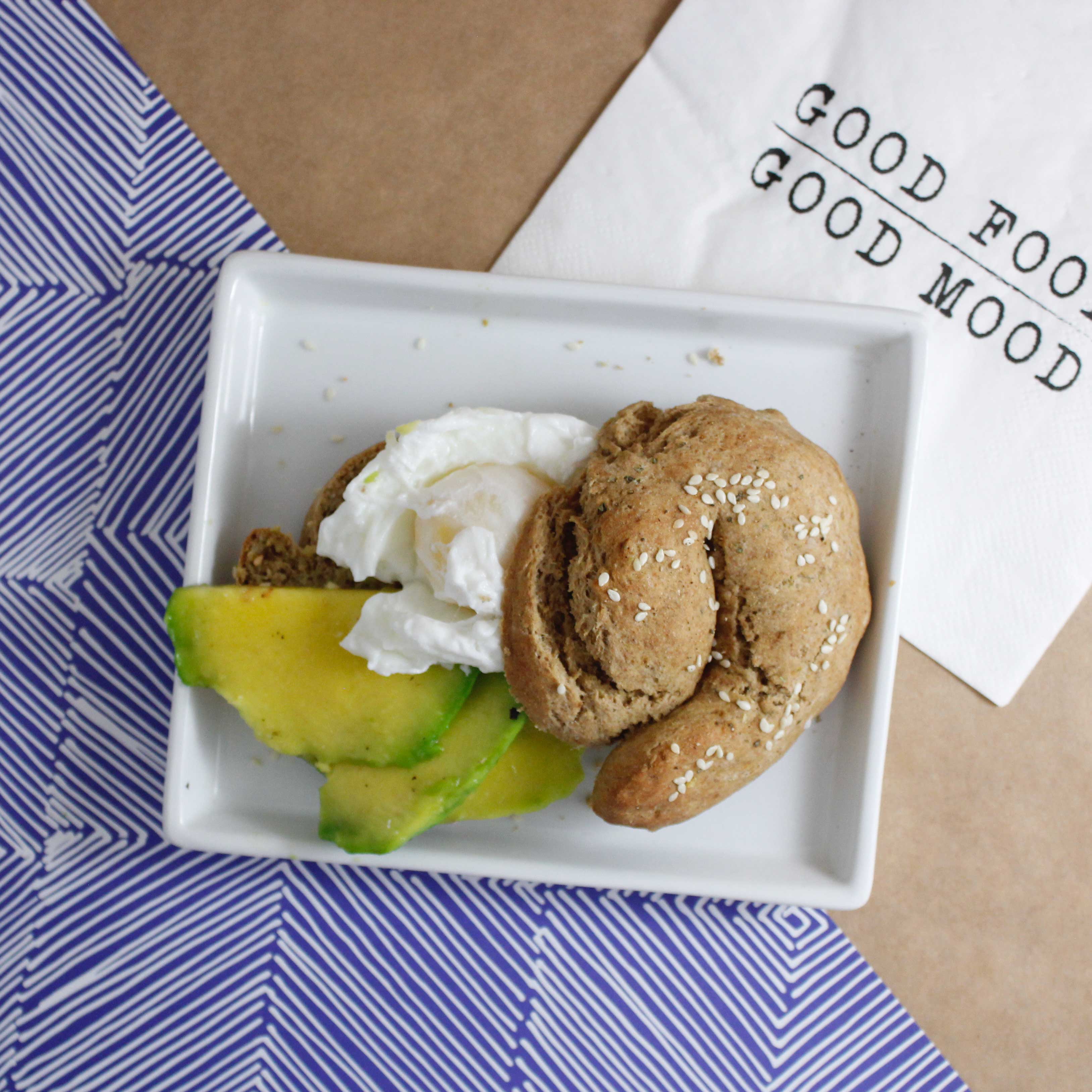Pan de 4 ingredientes, receta saludable de Makeitgrain por Andrea Sambrano