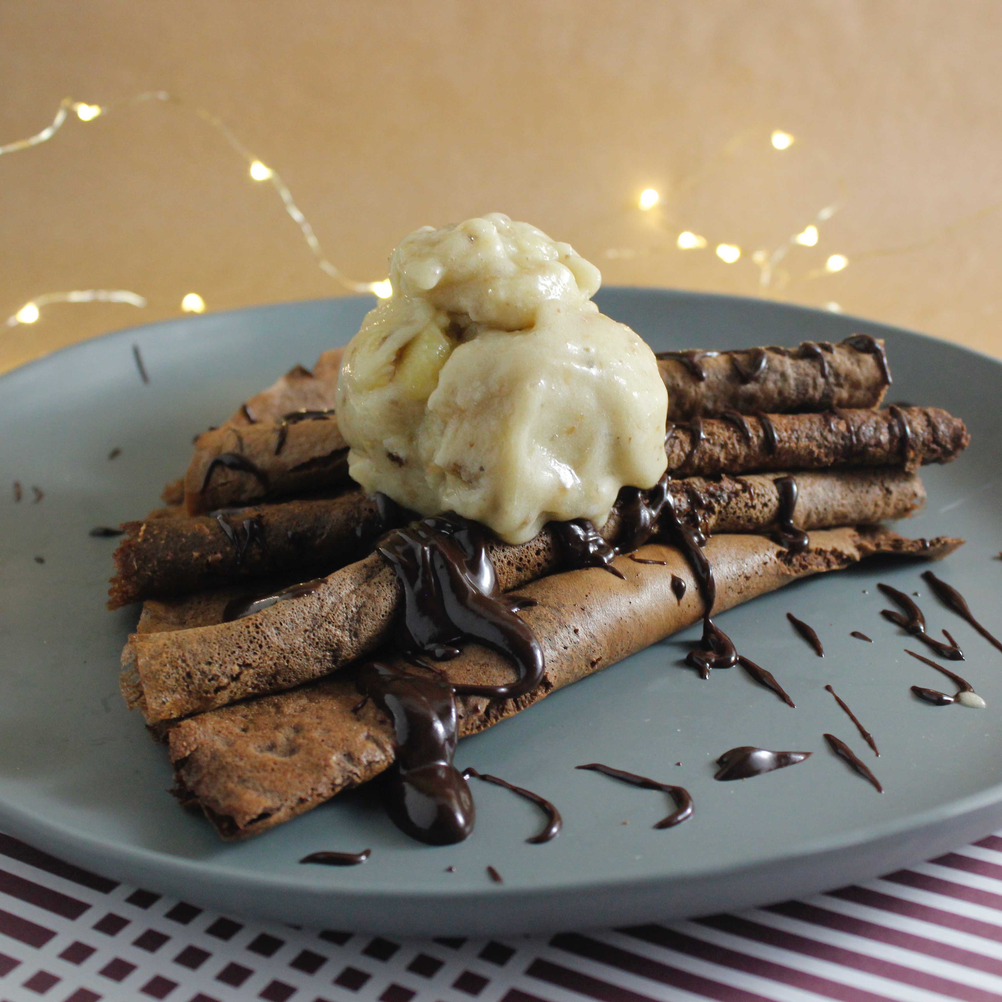 Crepes de chocolate bajas en carbohidratos, receta saludable de Makeitgrain por Andrea Sambrano