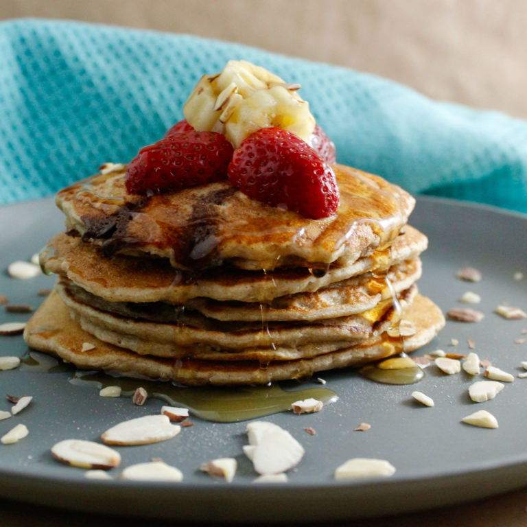 Panquecas Sin Huevo, receta saludable de Makeitgrain por Andrea Sambrano