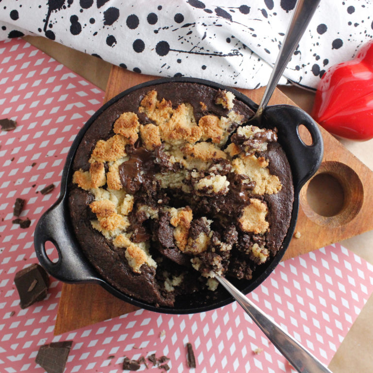 Brookie Skillet, receta saludable de Makeitgrain por Andrea Sambrano