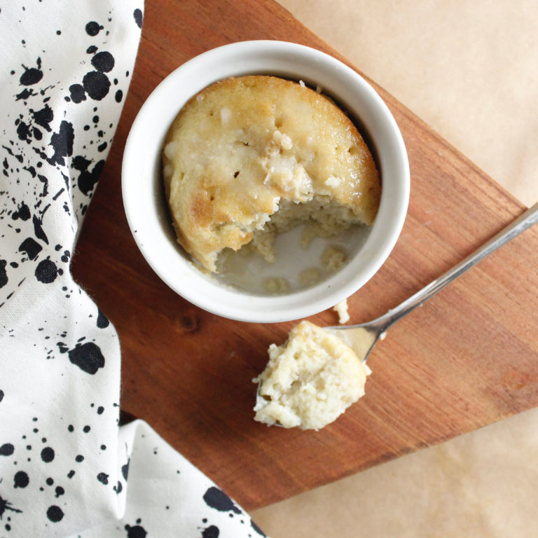 Tres Leches Mugcake Individual, receta saludable de Makeitgrain por Andrea Sambrano