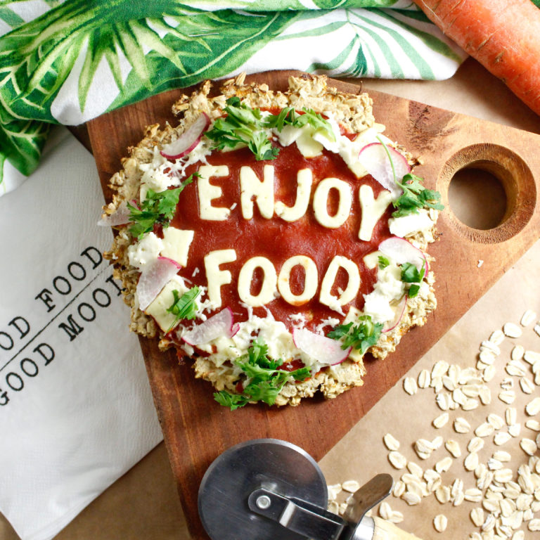 Pizza Crust de Zanahoria y Avena, receta saludable de Makeitgrain por Andrea Sambrano