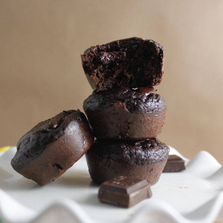 Brownie bites express, receta saludable de Makeitgrain por Andrea Sambrano