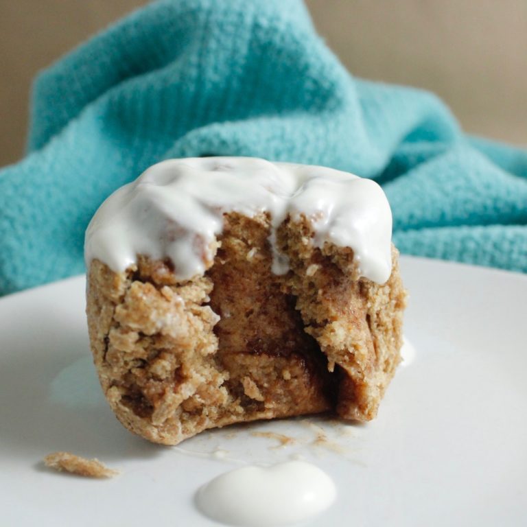 Cinnamon rolls saludables, receta saludable de Makeitgrain por Andrea Sambrano