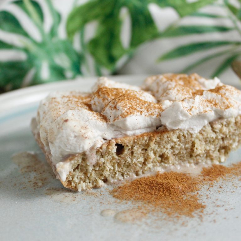 Tres leches de coco saludable, receta saludable de Makeitgrain por Andrea Sambrano